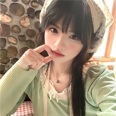"女毕业生"